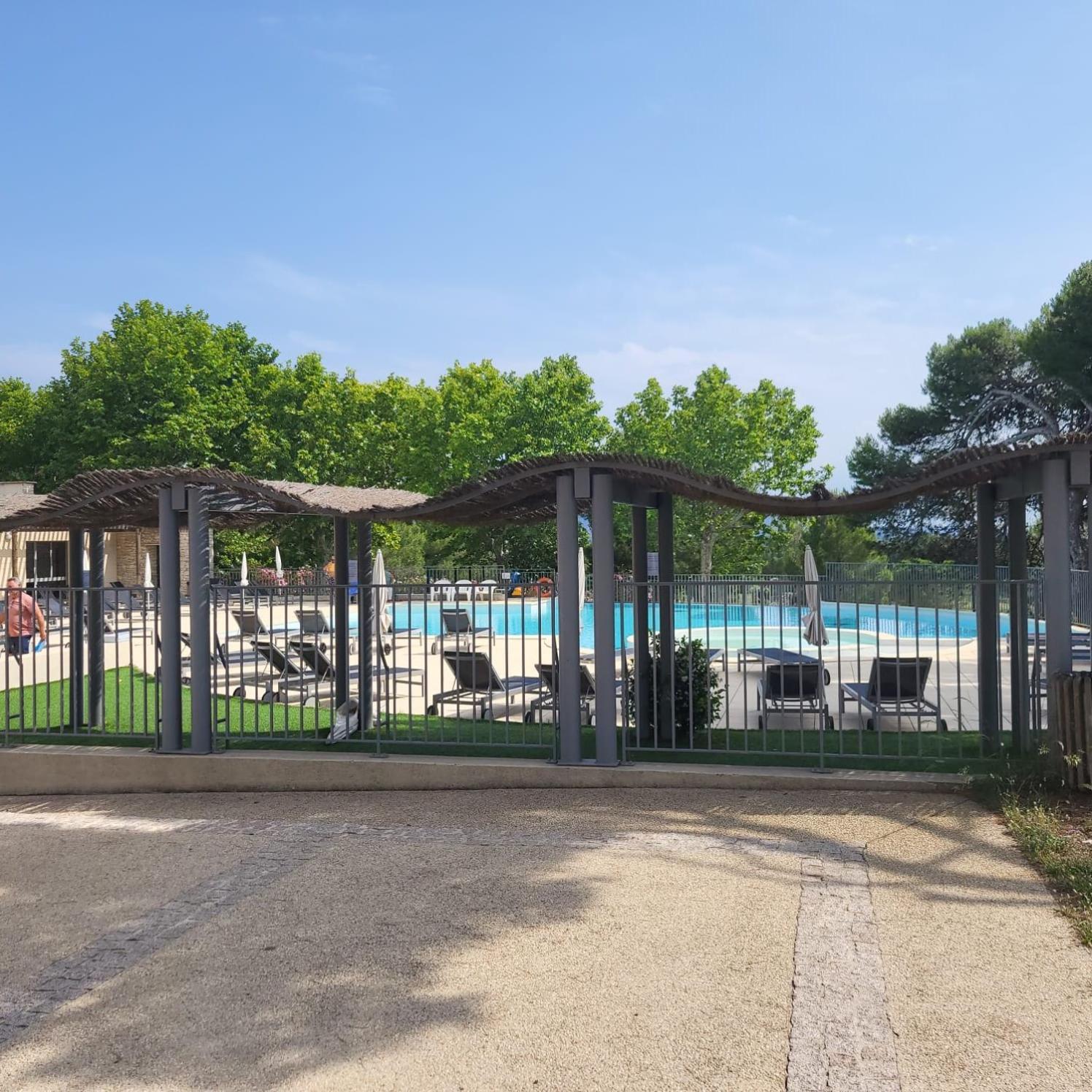 La Calade Apartamento LʼIsle-sur-la-Sorgue Exterior foto